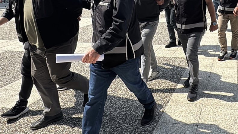 İstanbul'da su&ccedil; &ouml;rg&uuml;t&uuml; operasyonunda 21 ş&uuml;pheli tutuklandı