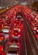 İstanbul'da Trafik Yine Fel&ccedil; Oldu! Yoğunluk Y&uuml;zde 83'e Y&uuml;kseldi