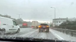 İstanbul&rsquo;da Bir G&uuml;nde Yağmur ve Dolu Etkili Oldu