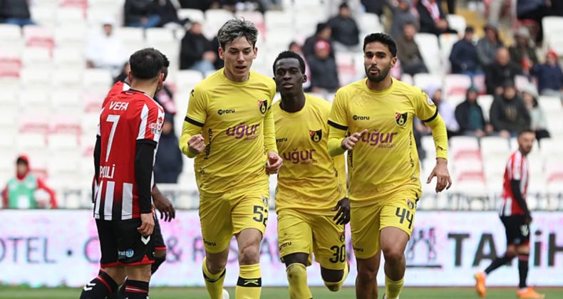 İstanbulspor, Sivas&rsquo;ta kazandı! D&uuml;şme hattından uzaklaştı