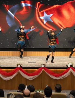 İzmir Adliyesi&rsquo;nde 23 Nisan Coşkusu