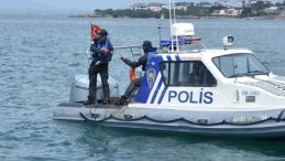 İzmir&rsquo;de Ka&ccedil;ak Ahtapot Tuzaklarına Operasyon