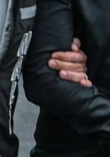 İzmir&rsquo;de okul saldırısı hazırlığında 2 ş&uuml;pheliye ev hapsi kararı