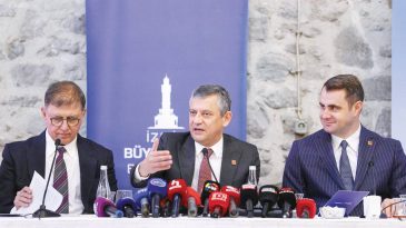 İzmir&rsquo;de Roman Buluşması
