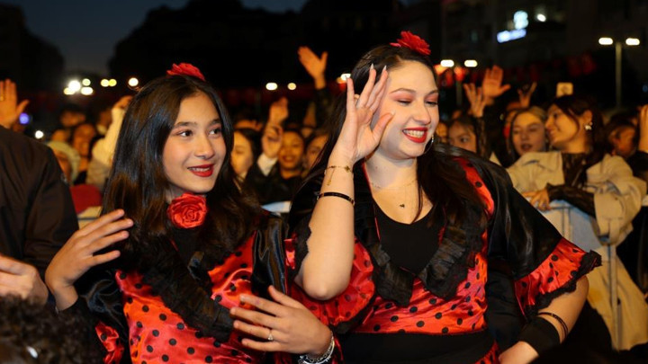 İzmit'te Roman k&uuml;lt&uuml;r&uuml; r&uuml;zgarı esti