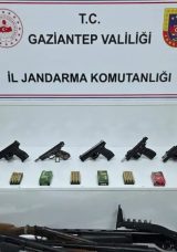 Jandarmadan ka&ccedil;ak&ccedil;ılık ve uyuşturucu operasyonu: 311 ş&uuml;pheli yakalandı
