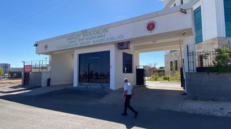 Ka&ccedil;an İneğini Yakalamaya &Ccedil;alışırken Hayatını Kaybetti