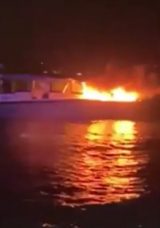 Kadık&ouml;y a&ccedil;ıklarında tekne yangını: 4 kişi kurtarıldı
