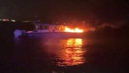 Kadık&ouml;y a&ccedil;ıklarında tekne yangını: 4 kişi kurtarıldı