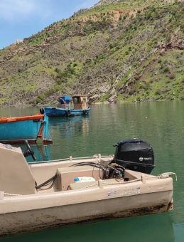 Kamp&ccedil;ı bottan Fırat Nehri'ne d&uuml;şt&uuml;: Arama &ccedil;alışması başlatıldı!