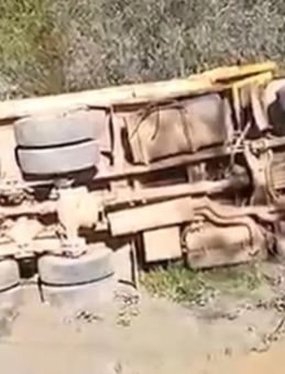 Kamyon s&uuml;r&uuml;c&uuml;s&uuml; hayatını kaybetti