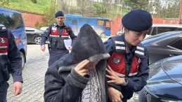 Karab&uuml;k'te dehşet: Kocasını başından vurarak &ouml;ld&uuml;rd&uuml;!