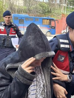 Karab&uuml;k'te dehşet: Kocasını başından vurarak &ouml;ld&uuml;rd&uuml;!