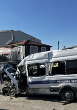 Kayseri'de Feci Kaza! Kamyon ile İş&ccedil;i Servisi &Ccedil;arpıştı: &Ccedil;ok Sayıda Yaralı Var