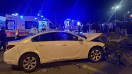 Kayseri&rsquo;de İki Ara&ccedil; &Ccedil;arpıştı: 3&rsquo;&uuml; Ağır 4 Yaralı!