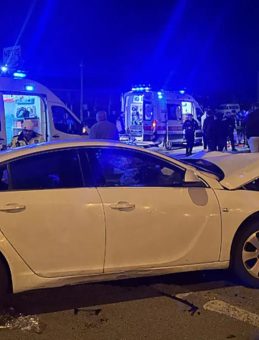 Kayseri&rsquo;de İki Ara&ccedil; &Ccedil;arpıştı: 3&rsquo;&uuml; Ağır 4 Yaralı!