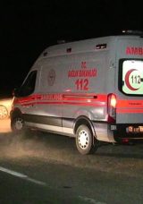 Kırıkkale'de Aydınlatma Direğine &Ccedil;arpan Cipteki 4 Kişi Yaralandı