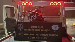 Kocaeli&rsquo;de trafikte tehlikeli şov pahalıya patladı!