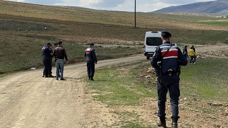 Komşu dehşeti: Baba ile oğlu silahla &ouml;ld&uuml;r&uuml;ld&uuml;