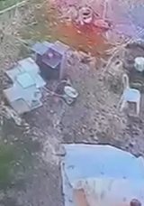 Komşu kavgası kamerada: Av t&uuml;feğiyle ateş a&ccedil;tı