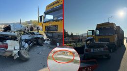 Konya&rsquo;da TIR Faciası! Otomobili Metrelerce S&uuml;r&uuml;kledi!