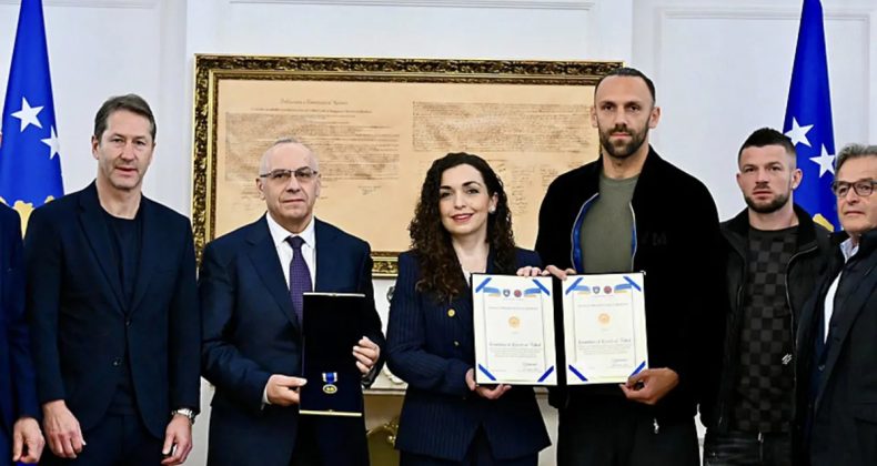 Kosova Milli Futbol Takımı&rsquo;na Cumhurbaşkanlığı Liyakat Madalyası!