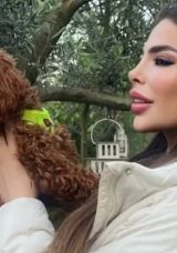 K&ouml;peğini camdan sallandırıp videoya &ccedil;ekti: Cani kadın o anları sosyal medyadan paylaştı!