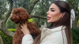 K&ouml;peğini camdan sallandırıp videoya &ccedil;ekti: Cani kadın o anları sosyal medyadan paylaştı!