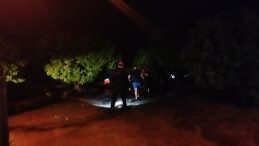 Kozan&rsquo;da sel faciası&hellip; Akıntıya kapılan ara&ccedil;ta can pazarı: 2 kişiden biri hayatını kaybetti