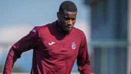 Kral d&ouml;nd&uuml;, y&uuml;zler g&uuml;ld&uuml;