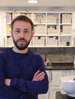 Kuaf&ouml;rde 26 Bin Liralık Vurgun: T&uuml;m İşlemleri Bitti &Ouml;demeden B&ouml;yle Ka&ccedil;tı!