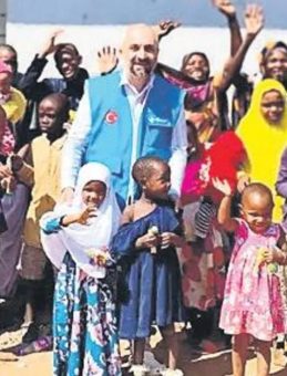 Kud&uuml;s ve Afrika&rsquo;da Kurban Kardeşliği