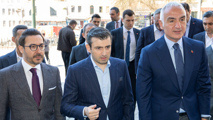 K&Uuml;ME, Karak&ouml;y Palas&rsquo;ta 'M&uuml;mk&uuml;n' temasıyla ArtıK&Uuml;ME 2025 ve ODAK sergilerini tanıttı