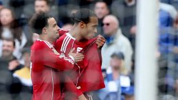 Liverpool'a derbide galibiyeti 90+10'da Virgil van Dijk getirdi!