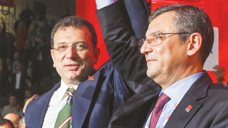 &lsquo;Şaibeli kurultay&rsquo; davasında iddialar ve yanıtlar