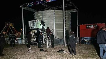 Lunaparkta 'sıfır yer &ccedil;ekimi' isimli oyun aletinden d&uuml;ş&uuml;p &ouml;ld&uuml;