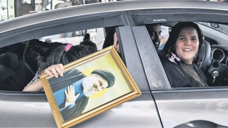 L&uuml;bnan&rsquo;da ateşkes sevinci&hellip; Geri d&ouml;n&uuml;şler başladı