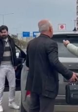 Maganda Avukat Savcının &Ouml;n&uuml;n&uuml; Kesti! Yumruklar, K&uuml;f&uuml;rler Havada U&ccedil;uştu