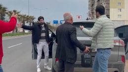 Maganda Avukat Savcının &Ouml;n&uuml;n&uuml; Kesti! Yumruklar, K&uuml;f&uuml;rler Havada U&ccedil;uştu