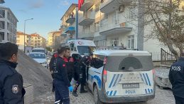 Malatya&rsquo;da Bı&ccedil;aklı Kavga: Baba ve Oğlu Yaralandı!