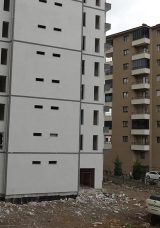 Malatya&rsquo;da korkun&ccedil; olay! 25 metreden d&uuml;şen gen&ccedil; stajyer hayatını kaybetti: Son anları g&uuml;venlik kamerasına yansıdı!