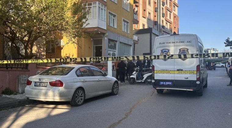 Maltepe'de bor&ccedil; kavgası kan d&ouml;k&uuml;ld&uuml;: 1 &ouml;l&uuml;, 2 yaralı