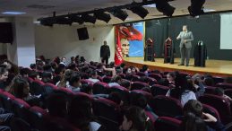 Manavgat Adliyesi&rsquo;nden &ouml;ğrencilere siber zorbalık ve şiddet oyunları uyarısı