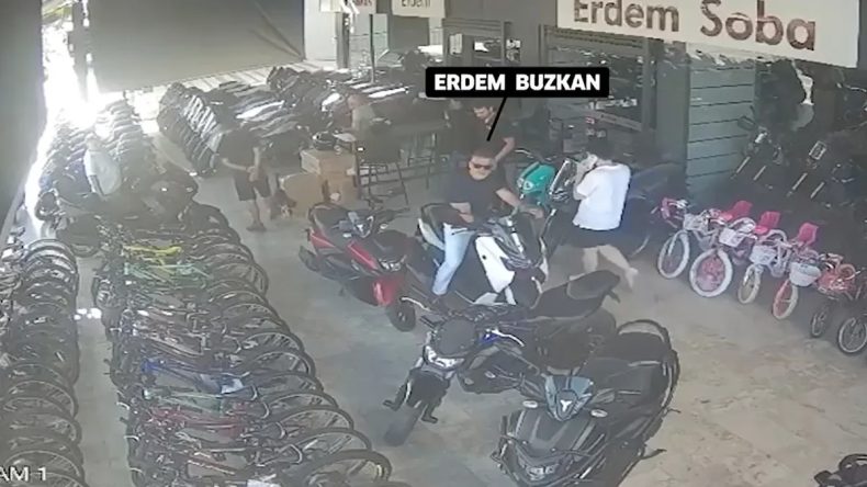 Manavgat&rsquo;taki Eski Başkanın Tutuklandığı Soruşturmada Yeni Gelişme: Paralar Motosikletle Taşınmış!