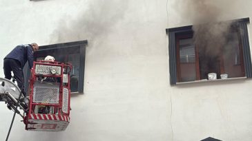 Manisa'da evini ateşe veren kişi g&ouml;zaltına alınmıştı! Nezarethanede rahatsızlandı, kaldırıldığı hastanede hayatını kaybetti