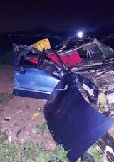 Manisa&rsquo;da otomobil şarampole devrildi: 1 &ouml;l&uuml;, 1 yaralı