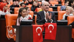 Meclis'te 23 Nisan Coşkusu!