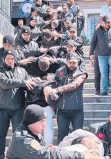 Mek&acirc;n kurşunlayan tetik&ccedil;iler tutuklandı