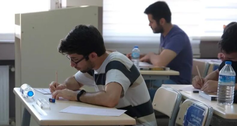 Memurluk i&ccedil;in kritik sınav tarihi belli oldu! 115 binden fazla kişi 81 ilde ter d&ouml;kecek