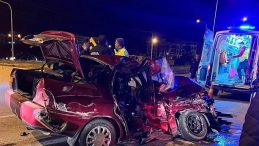 Mersin'de minib&uuml;s ile otomobil &ccedil;arpıştı: 1 &ouml;l&uuml;